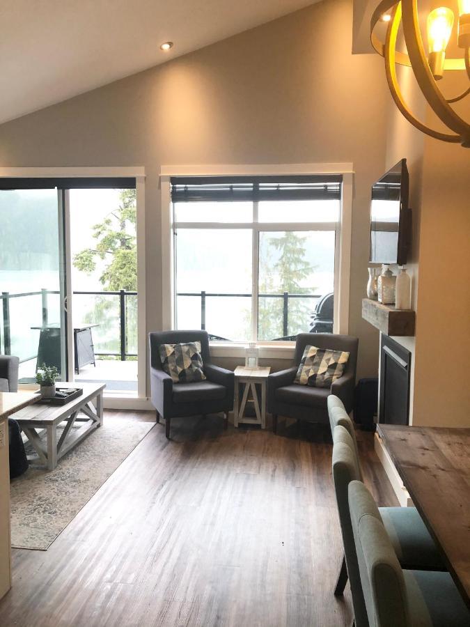 Sandy Feet Retreat Port Renfrew- Oceanfront 2Br Modern Cottage Exterior photo