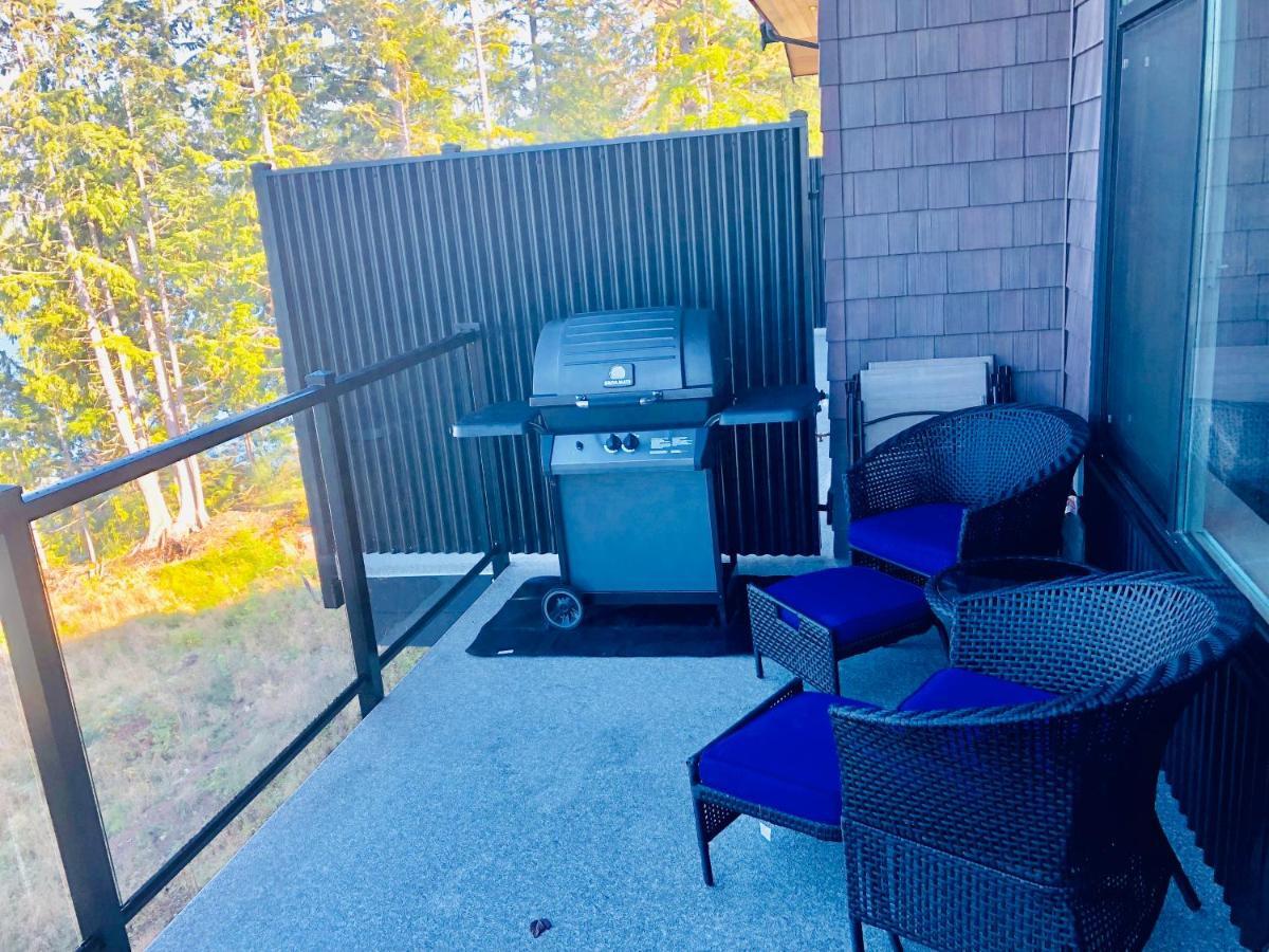 Sandy Feet Retreat Port Renfrew- Oceanfront 2Br Modern Cottage Exterior photo